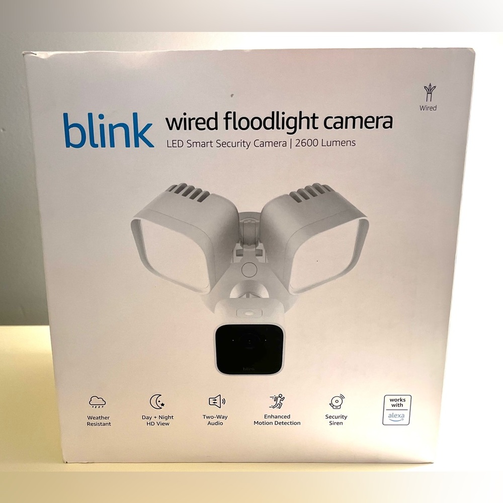 Blink Wired Floodlight Camera Smart Outdoor Security 2600 Lumen White NEW 1080p